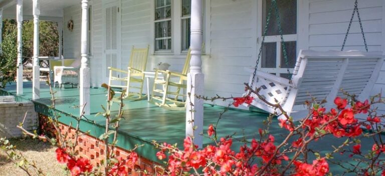 crews-inn-porch-web.jpg